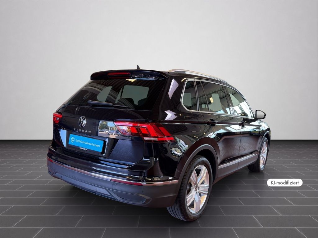 Volkswagen Tiguan 2023 г. Чёрный, пробег 57661 км