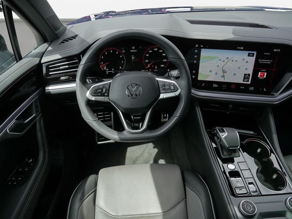 Volkswagen Touareg 2025 г. Синий, пробег 8450 км