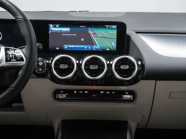 Mercedes-Benz GLA 220 2025 г. Чёрный, пробег 11000 км