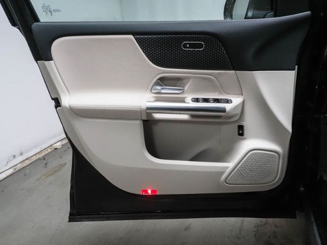 Mercedes-Benz GLA 220 2025 г. Чёрный, пробег 11000 км
