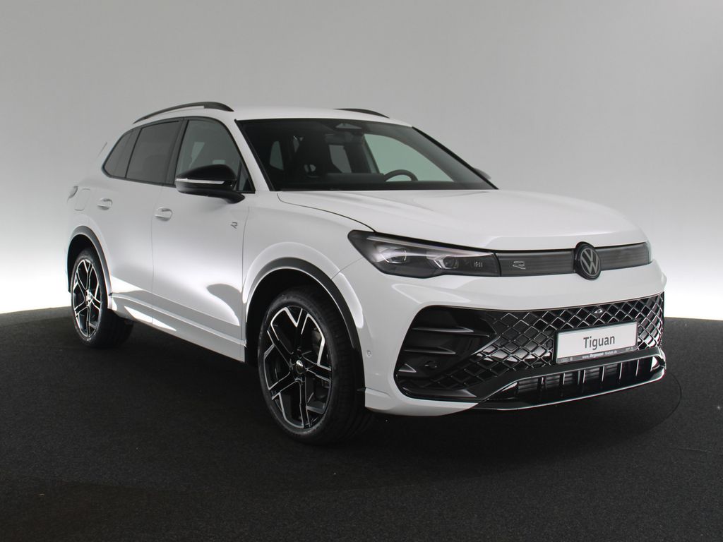 Volkswagen Tiguan 2026 г. Белый, пробег 15 км