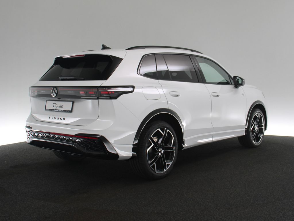 Volkswagen Tiguan 2026 г. Белый, пробег 15 км