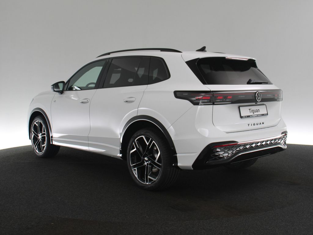 Volkswagen Tiguan 2026 г. Белый, пробег 15 км