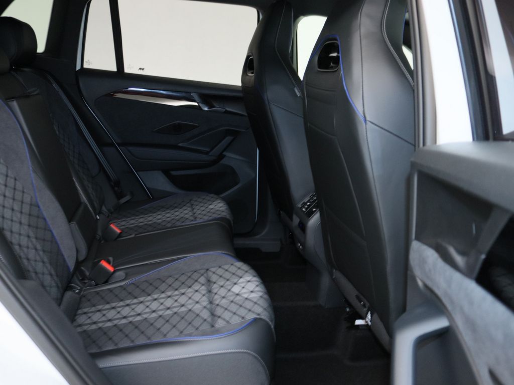 Volkswagen Tiguan 2026 г. Белый, пробег 15 км