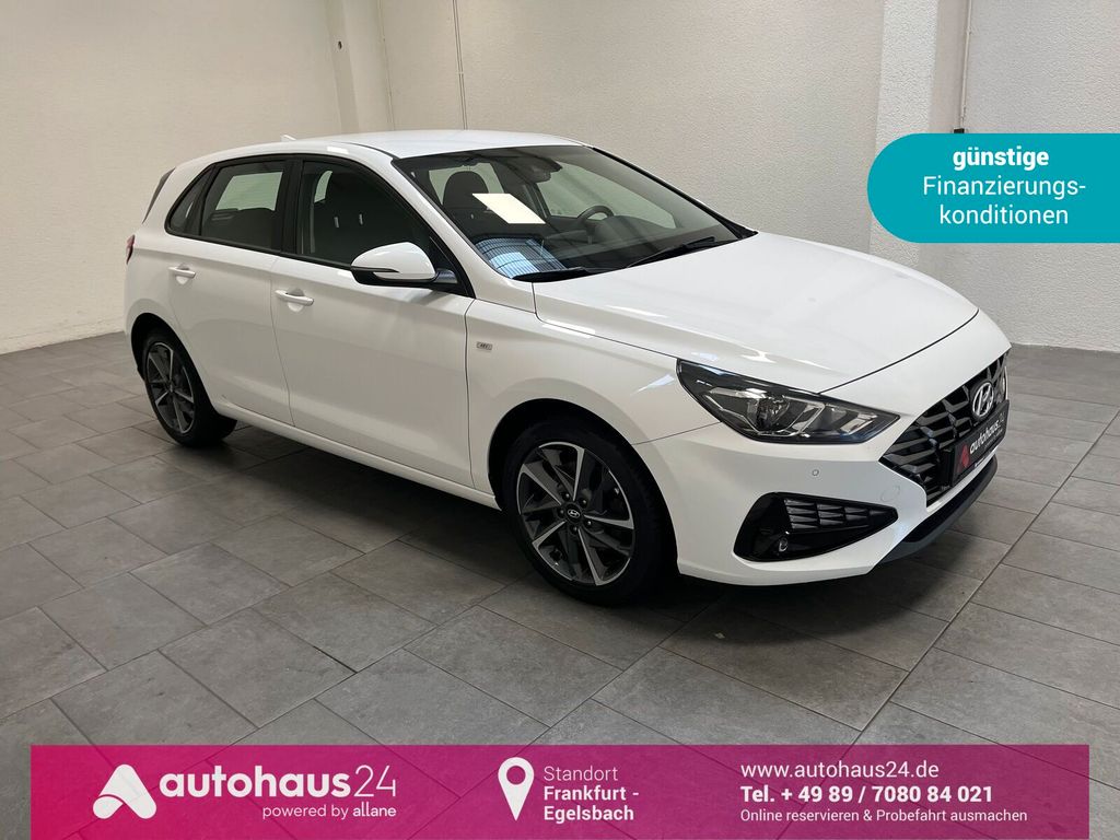 Hyundai i30 2022 г. Белый, пробег 39330 км