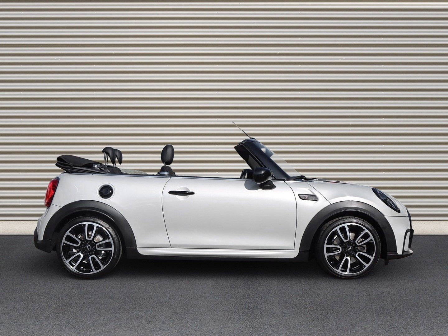 Mini COOPER S CABRIO 2022 г. Серый, пробег 49087 км