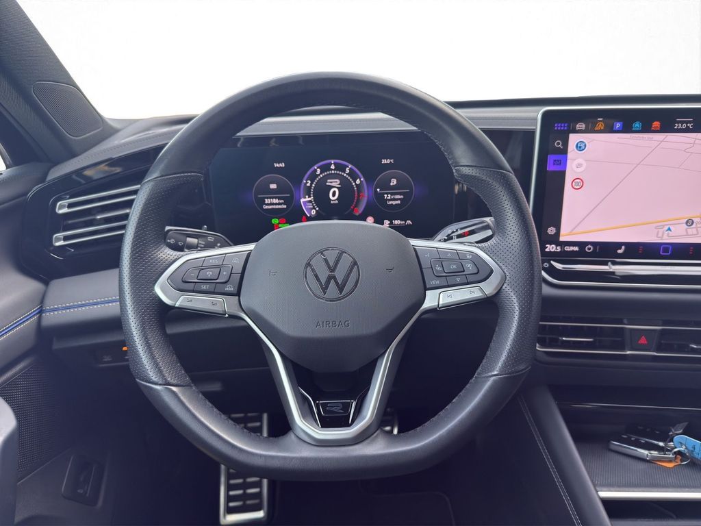 Volkswagen Tiguan 2024 г. Чёрный, пробег 32450 км