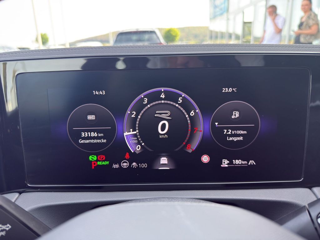 Volkswagen Tiguan 2024 г. Чёрный, пробег 32450 км