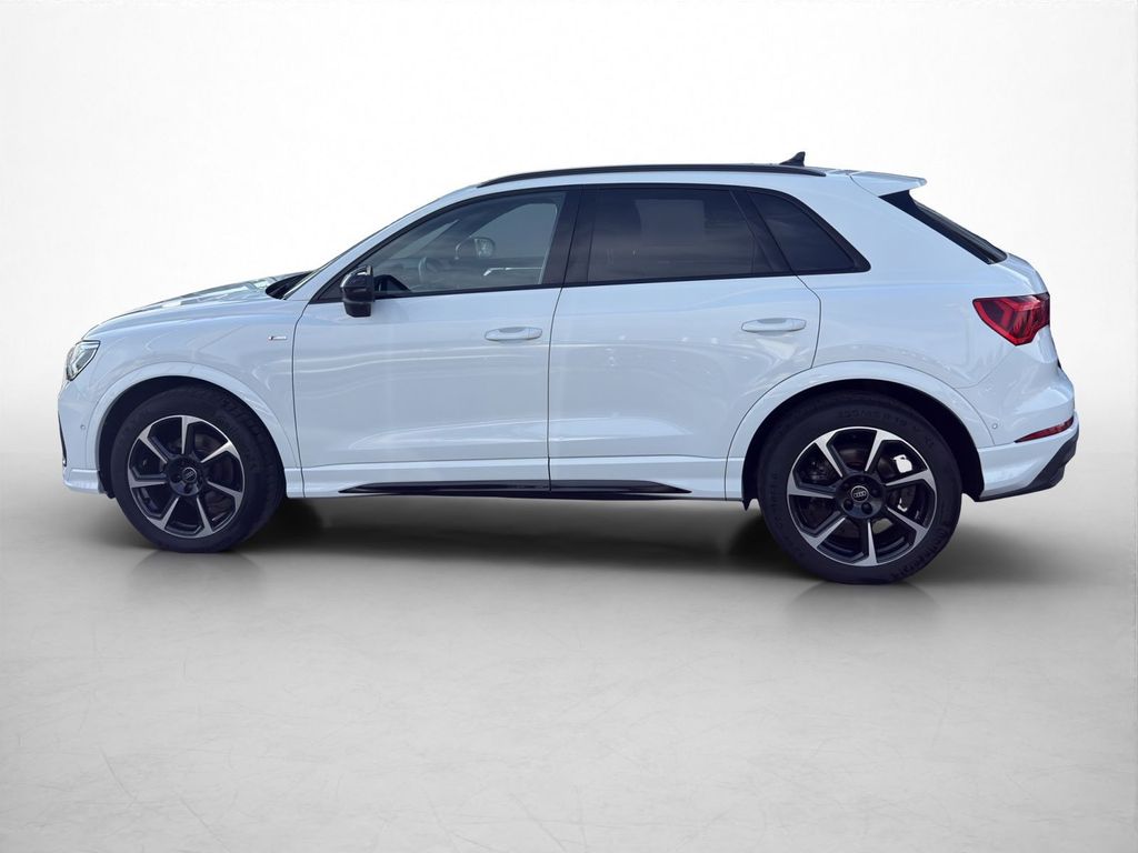 Audi Q3 2024 г. Белый, пробег 32900 км