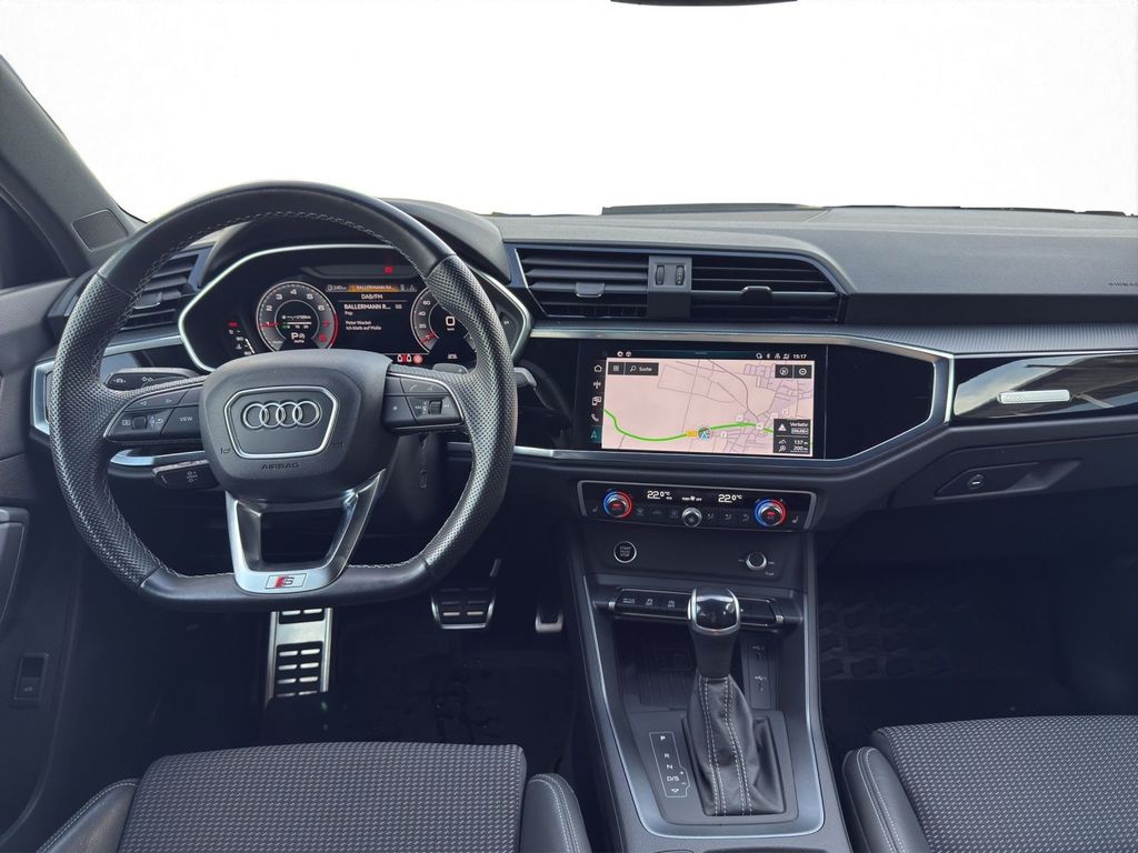 Audi Q3 2024 г. Белый, пробег 32900 км