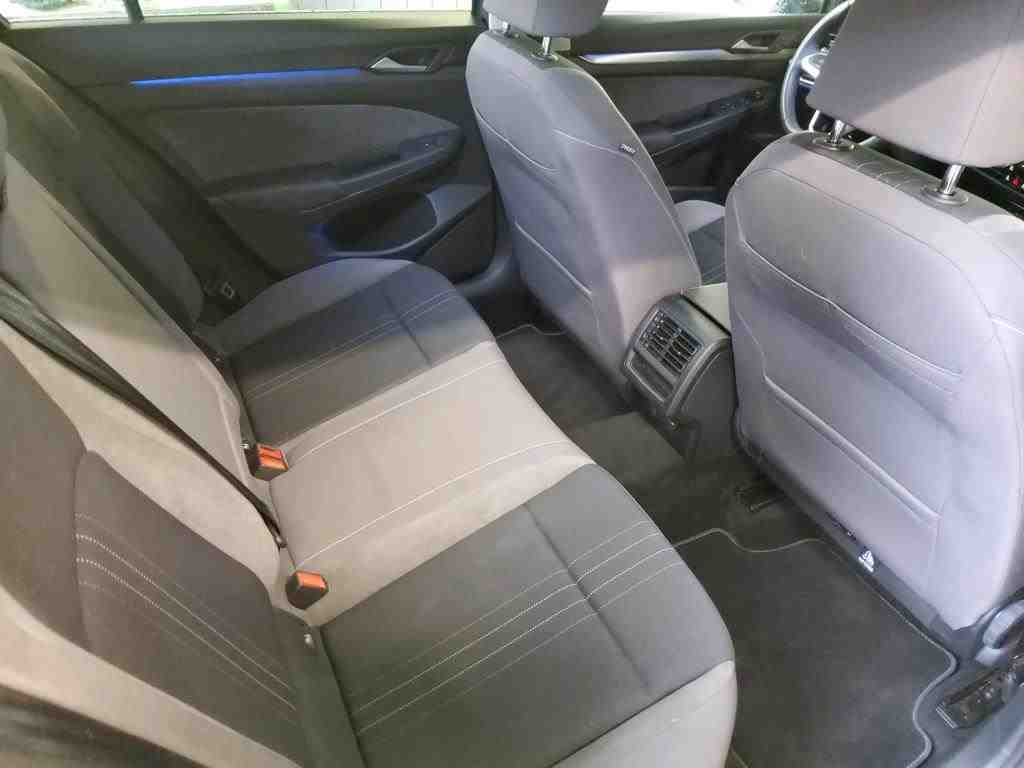 Volkswagen Golf 2024 г. Серый, пробег 32300 км