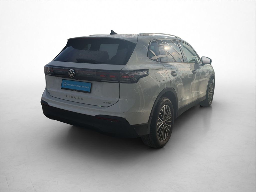 Volkswagen Tiguan 2026 г. Белый, пробег 26400 км