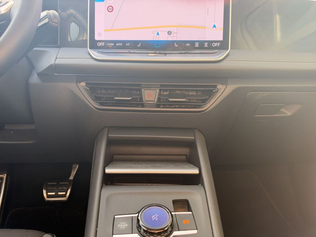 Volkswagen Tiguan 2026 г. Белый, пробег 26400 км