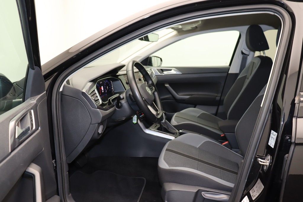 Volkswagen Polo 2023 г. Чёрный, пробег 42090 км