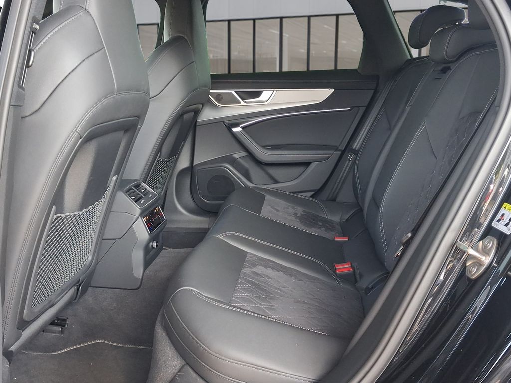 Audi S6 2023 г. Чёрный, пробег 40560 км