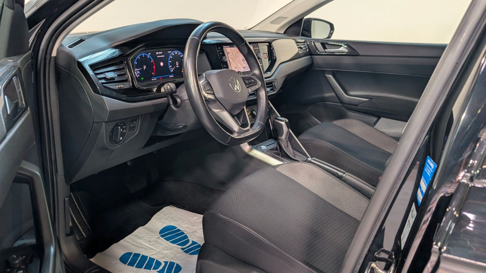 Volkswagen Polo 2023 г. Чёрный, пробег 46099 км