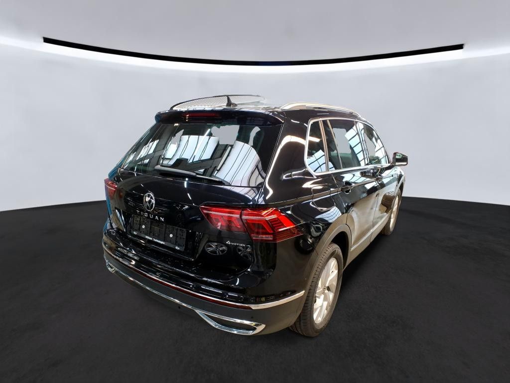 Volkswagen Tiguan 2023 г. Чёрный, пробег 44584 км