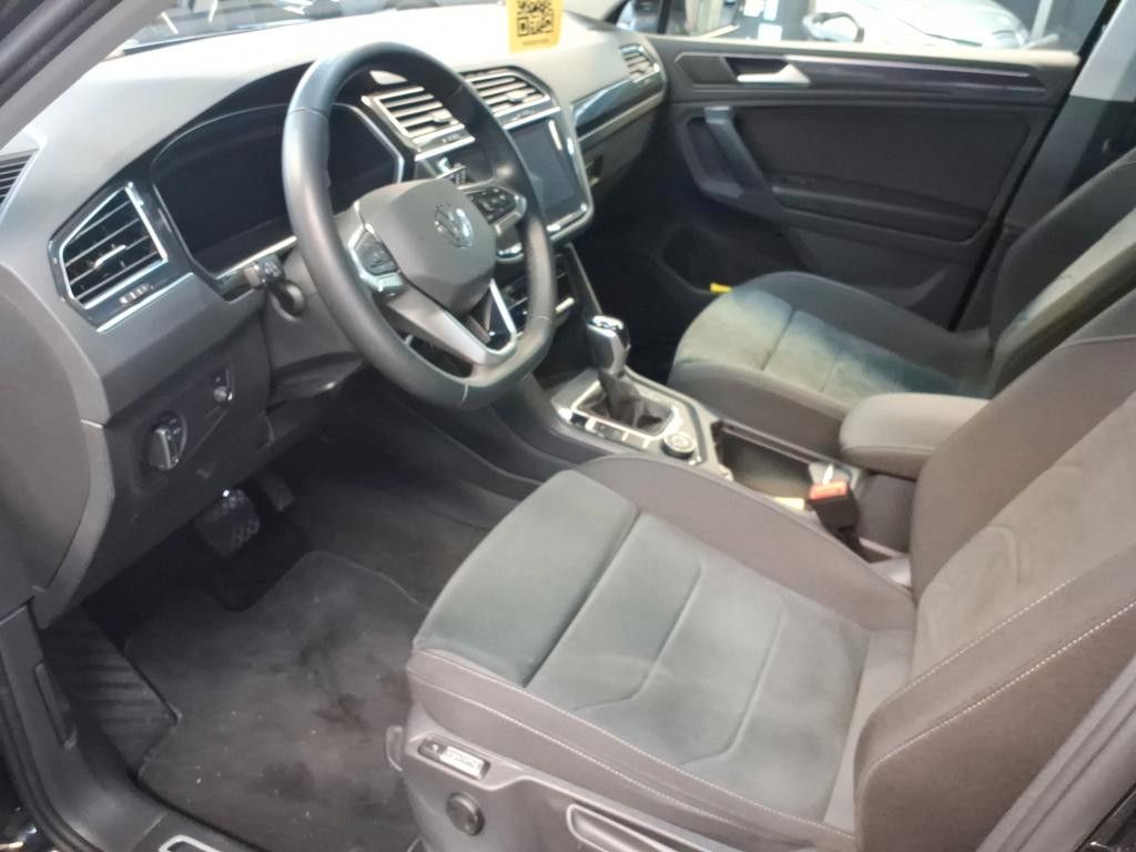 Volkswagen Tiguan 2023 г. Чёрный, пробег 44584 км