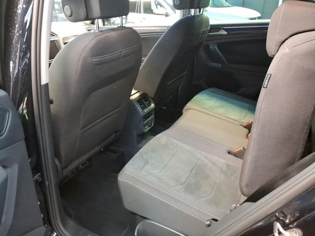 Volkswagen Tiguan 2023 г. Чёрный, пробег 44584 км