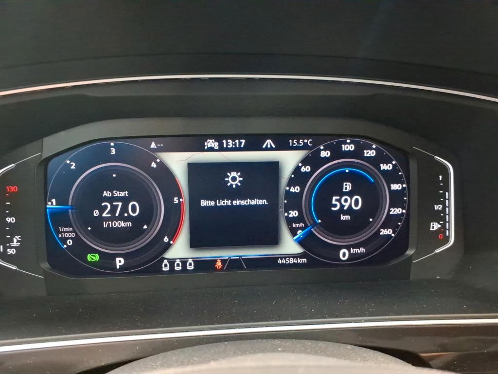 Volkswagen Tiguan 2023 г. Чёрный, пробег 44584 км