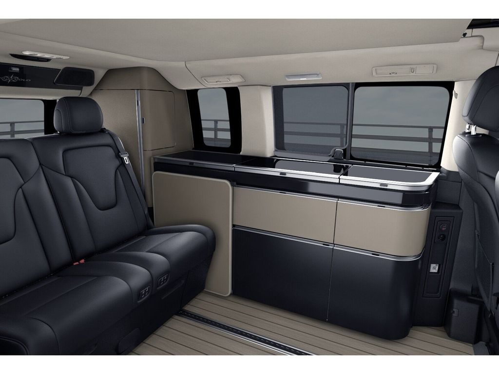 Mercedes-Benz V 300 2023 г. Чёрный, пробег 54498 км