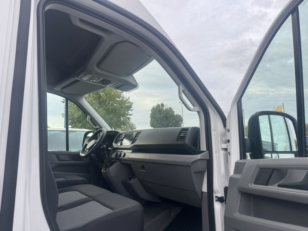 Volkswagen CRAFTER 2022 г. Белый, пробег 58000 км