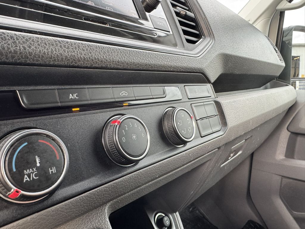 Volkswagen CRAFTER 2022 г. Белый, пробег 58000 км