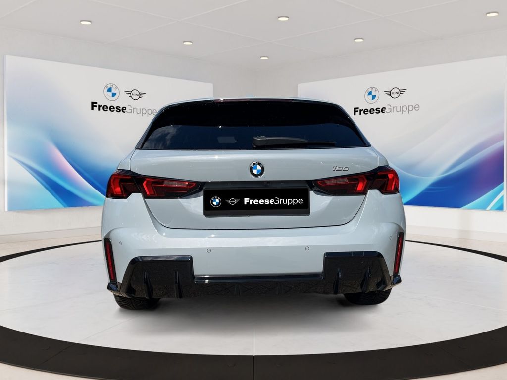 BMW 120 2025 г. Серебристый, пробег 8885 км