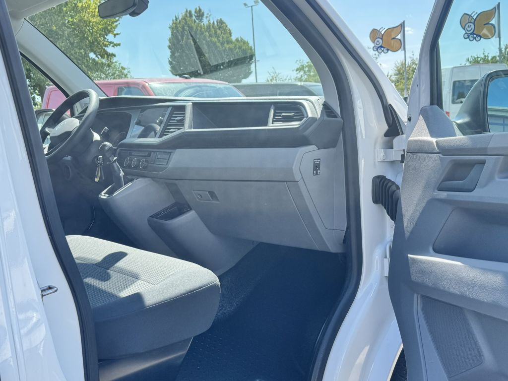 Volkswagen T6 TRANSPORTER 2023 г. Белый, пробег 31000 км