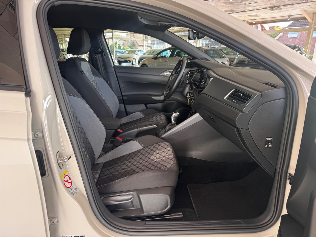 Volkswagen Taigo 2024 г. Серый, пробег 49820 км