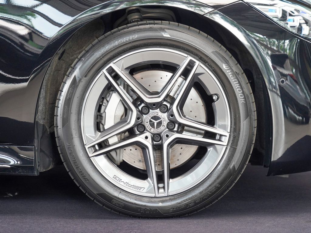 Mercedes-Benz S 450 2025 г. Чёрный, пробег 28552 км