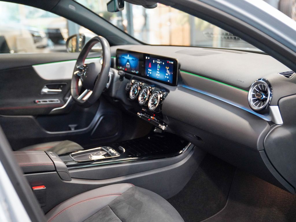 Mercedes-Benz A 200 2025 г. Серебристый, пробег 31090 км