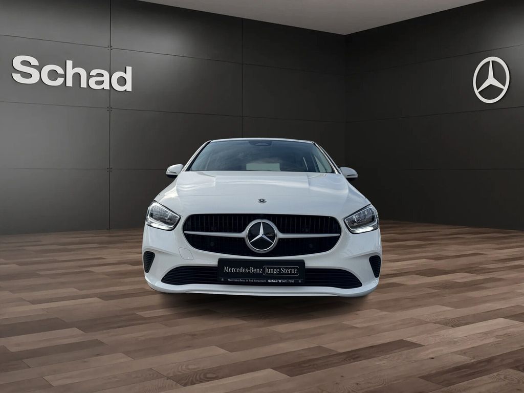 Mercedes-Benz B 180 2024 г. Белый, пробег 44417 км
