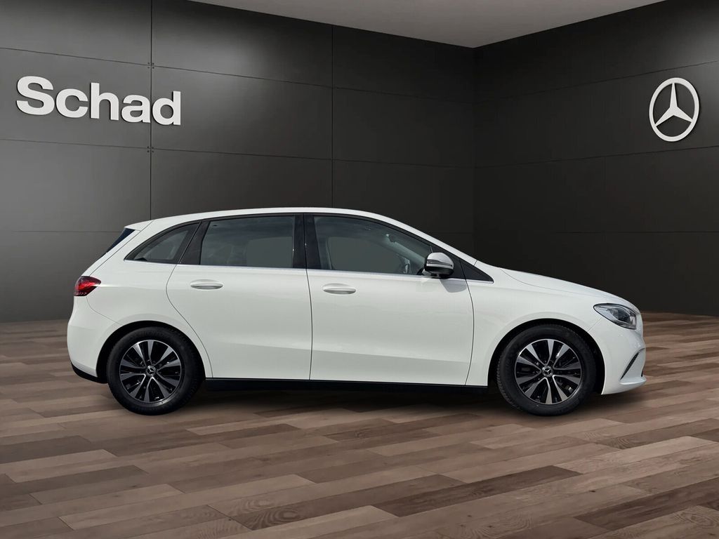 Mercedes-Benz B 180 2024 г. Белый, пробег 44417 км