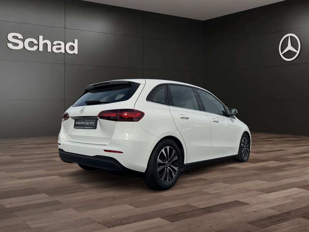 Mercedes-Benz B 180 2024 г. Белый, пробег 44417 км