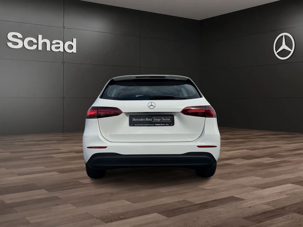 Mercedes-Benz B 180 2024 г. Белый, пробег 44417 км