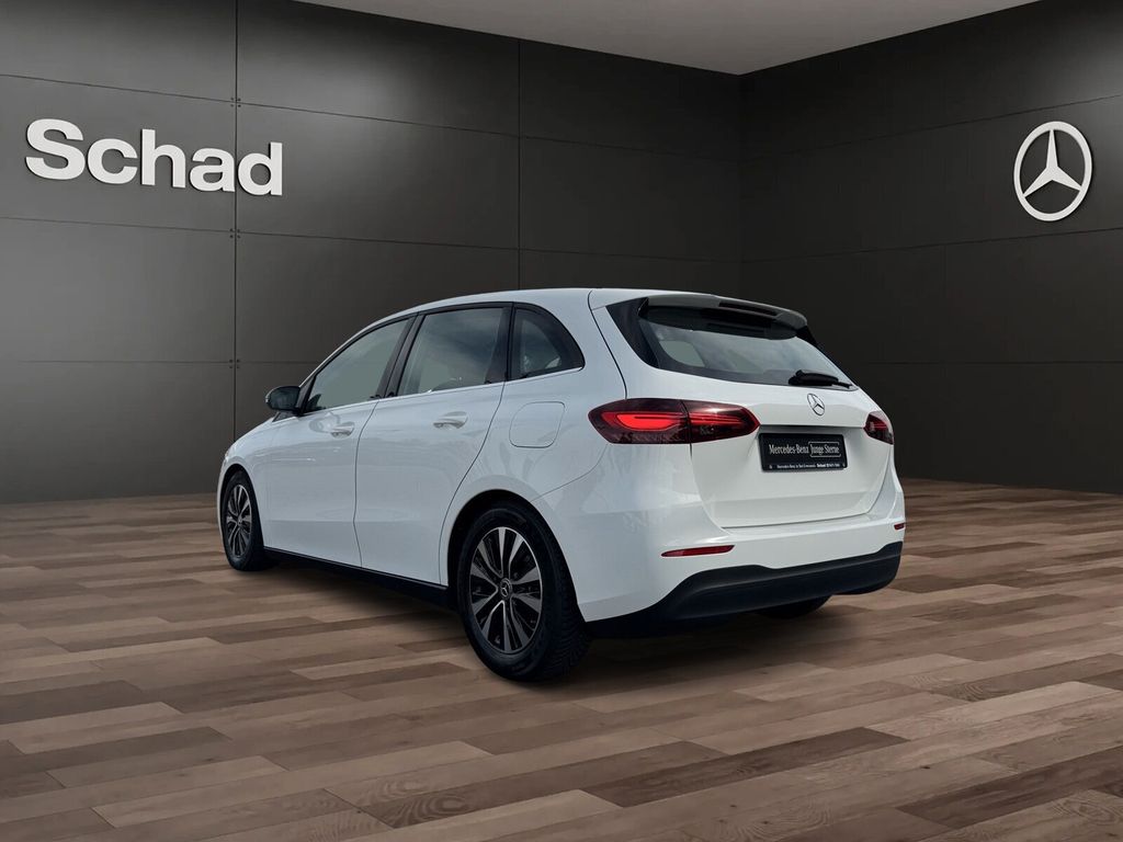 Mercedes-Benz B 180 2024 г. Белый, пробег 44417 км