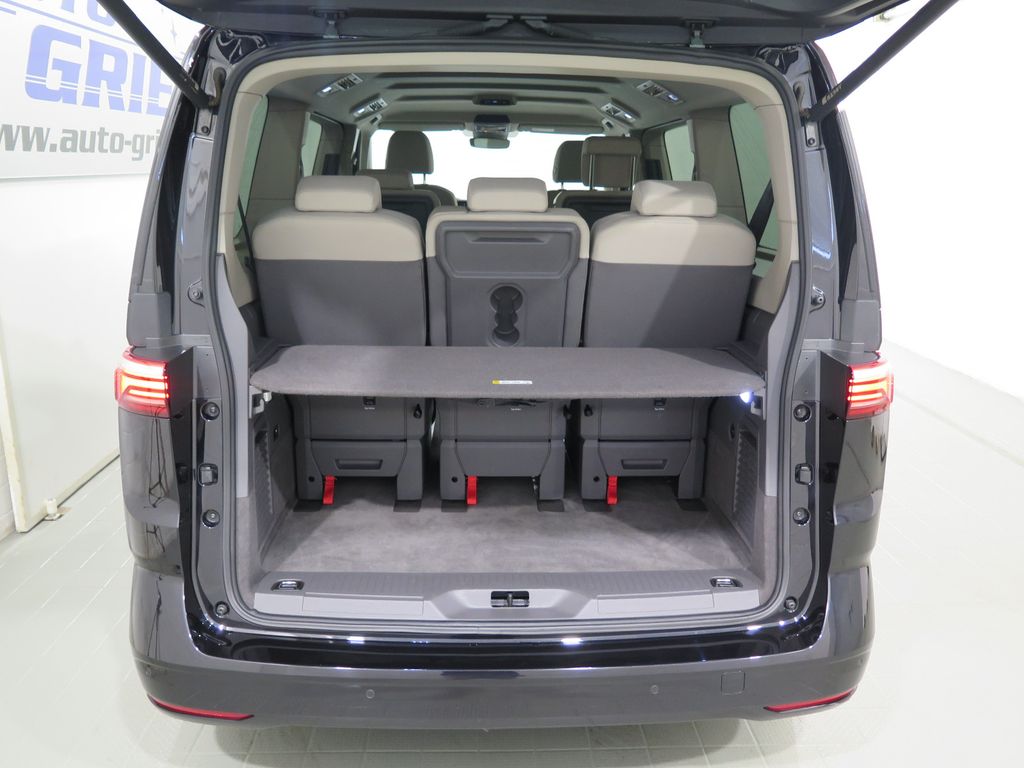 Volkswagen T7 MULTIVAN 2024 г. Чёрный, пробег 44300 км