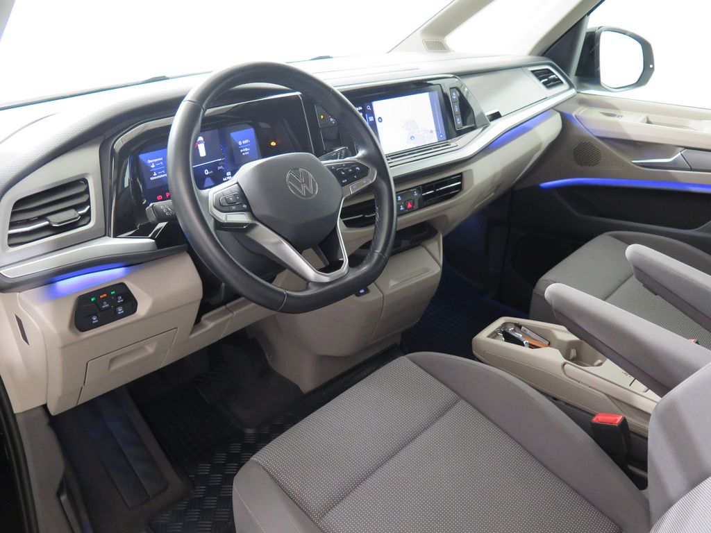 Volkswagen T7 MULTIVAN 2024 г. Чёрный, пробег 44300 км