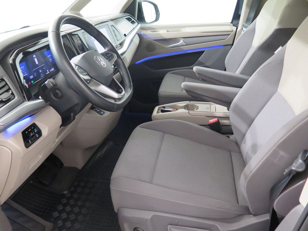 Volkswagen T7 MULTIVAN 2024 г. Чёрный, пробег 44300 км