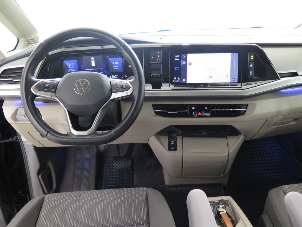 Volkswagen T7 MULTIVAN 2024 г. Чёрный, пробег 44300 км