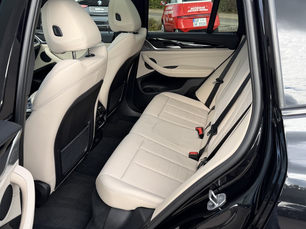 BMW X3 2022 г. Чёрный, пробег 32200 км
