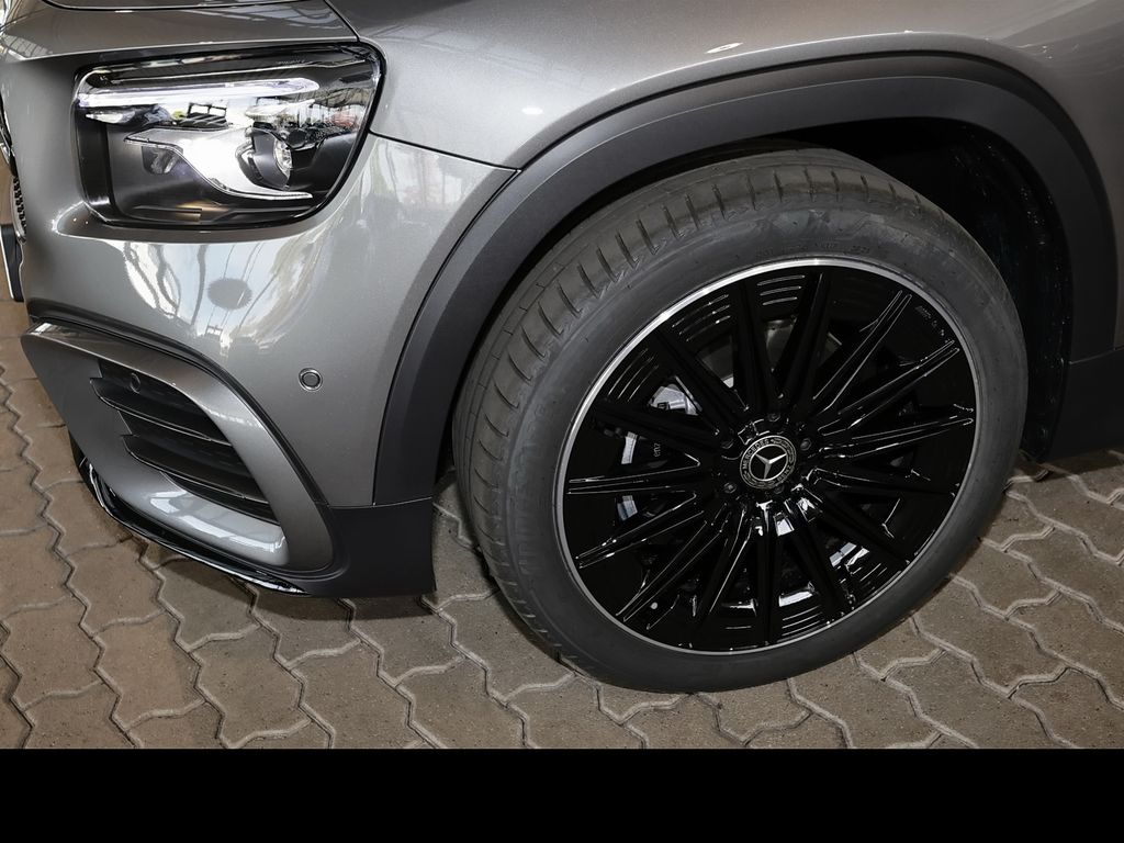Mercedes-Benz GLB 250 2026 г. Серый, пробег 10000 км
