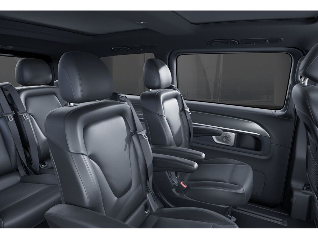 Mercedes-Benz V 300 2026 г. Серый, пробег 13500 км