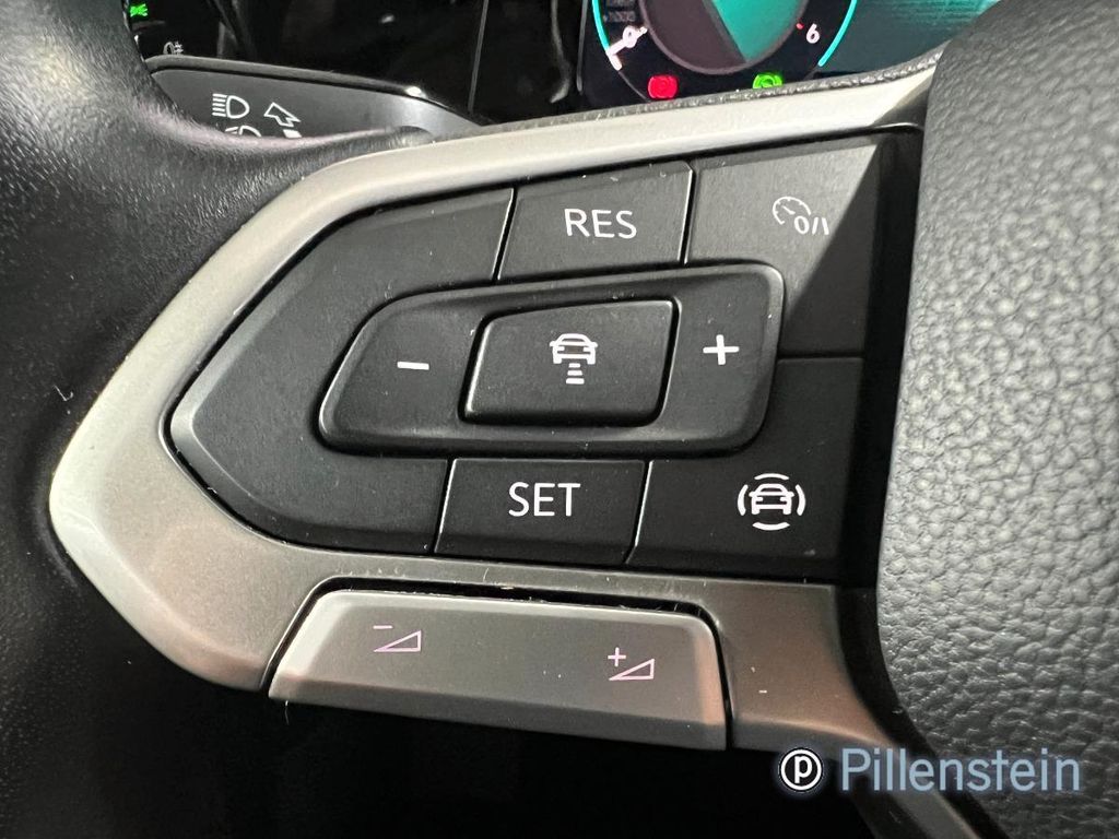 Volkswagen Golf 2022 г. Чёрный, пробег 57750 км