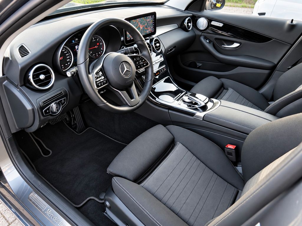 Mercedes-Benz C 220 2021 г. Серый, пробег 49000 км