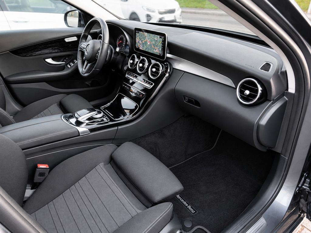 Mercedes-Benz C 220 2021 г. Серый, пробег 49000 км