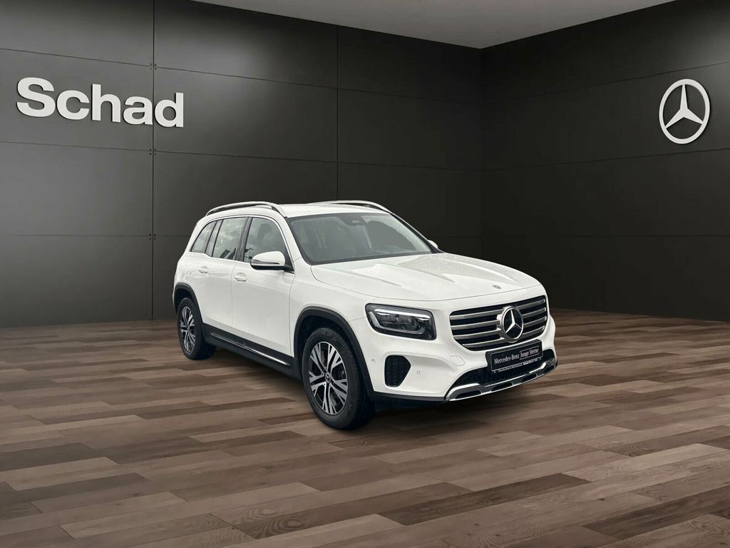 Mercedes-Benz GLB 180 2024 г. Белый, пробег 21878 км