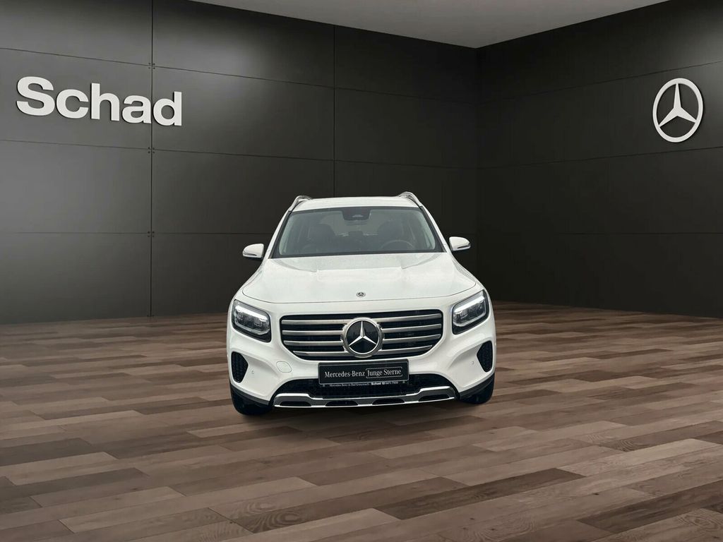 Mercedes-Benz GLB 180 2024 г. Белый, пробег 21878 км
