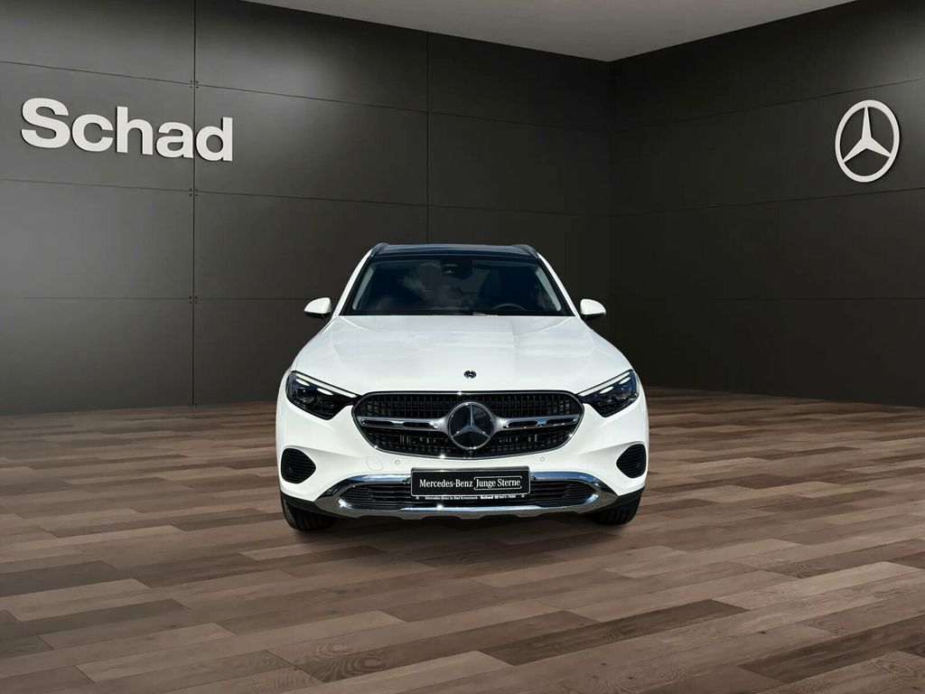 Mercedes-Benz GLC 220 2024 г. Белый, пробег 29975 км